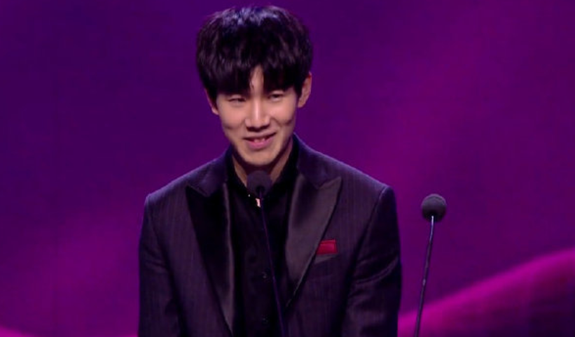 面对全押（All-in）时的呼吸管理：如何不让身体反应暴露你的真实牌力。（全押局面下的呼吸控制：防止身体语言泄露你的手牌强弱）